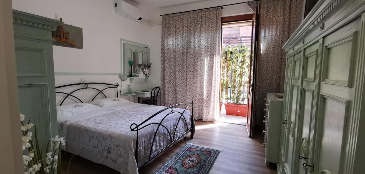 Ca La Terrazza - Dentro Il Borgo Storico Bed & Breakfast Gradara