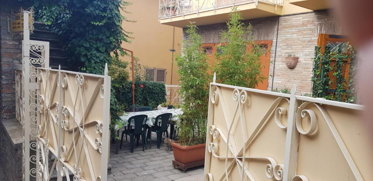 Bed & Breakfast Ca La Terrazza - Dentro Il Borgo Storico Gradara